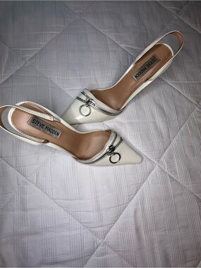 Steve Madden White Pointed-Toe Slingback Pumps with Silver Zipper Ring